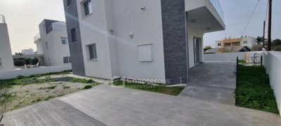 Detached Villa For Sale  in  Anavargos