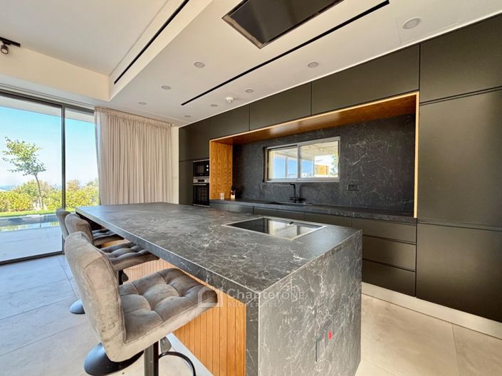 Image No.8-3 Bed Villa for sale