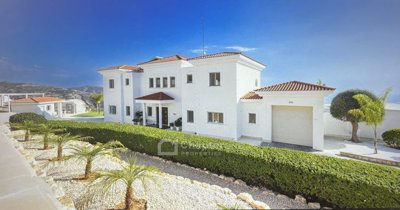 Detached Villa For Sale  in  Peyia