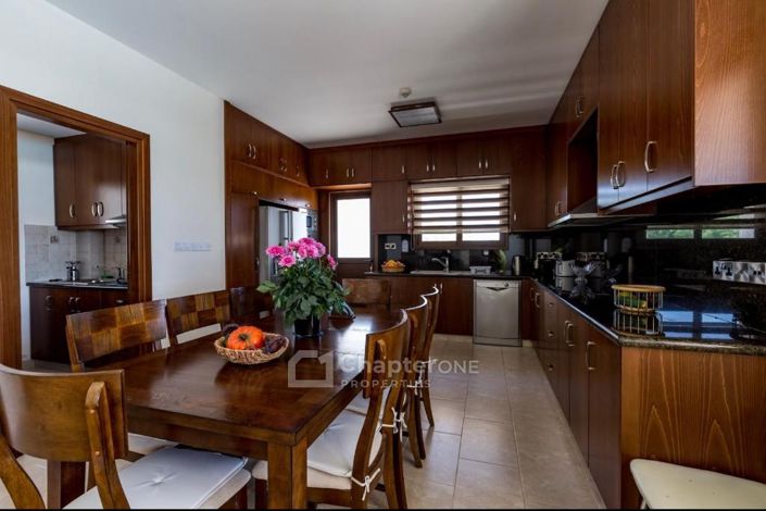 Image No.10-Villa de 5 chambres à vendre à Thrinia