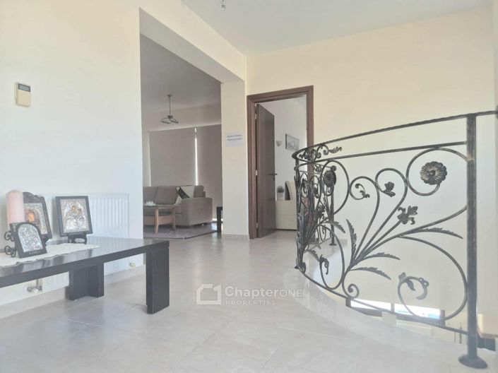 Image No.18-Villa de 5 chambres à vendre à Thrinia