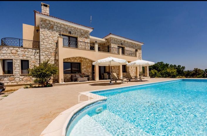 Image No.2-Villa de 5 chambres à vendre à Thrinia