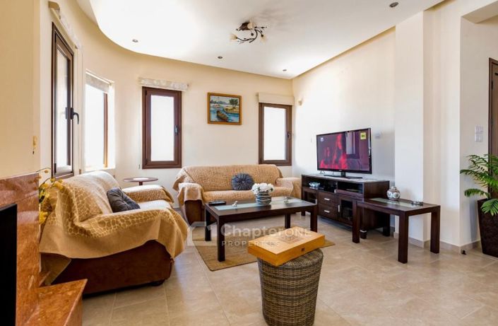 Image No.5-Villa de 5 chambres à vendre à Thrinia