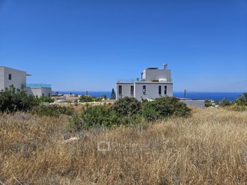 Detached Villa For Sale  in  Peyia