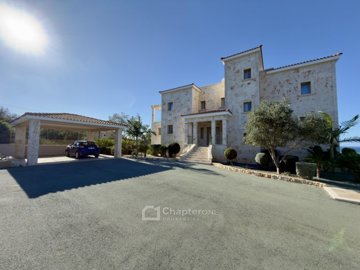 Detached Villa For Sale  in  Peyia