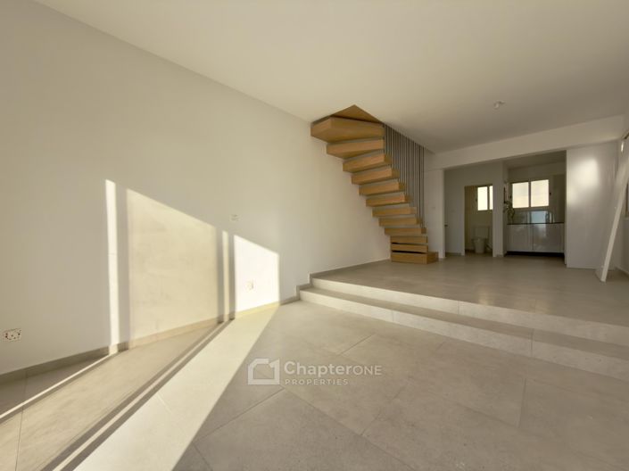 Image No.2-2 Bed Townhouse for sale