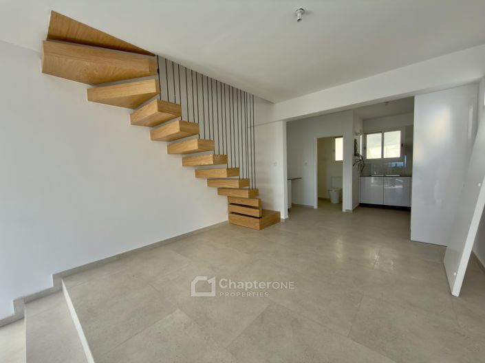 Image No.6-2 Bed Townhouse for sale