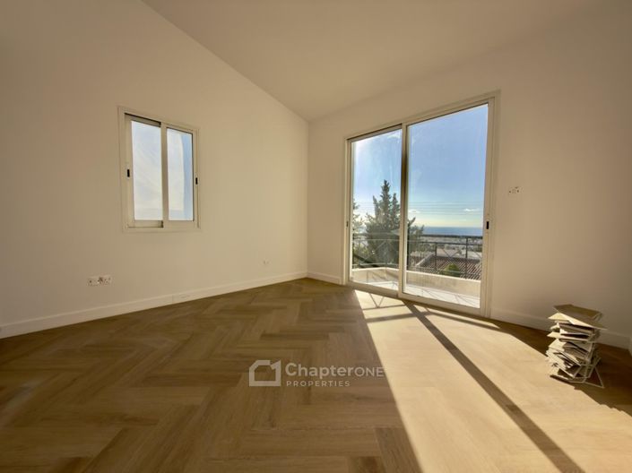 Image No.7-2 Bed Townhouse for sale