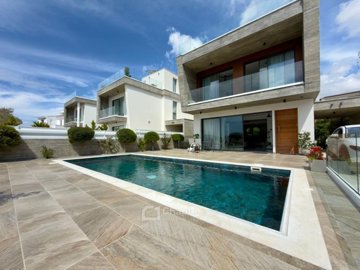 Detached Villa For Sale  in  Chlorakas