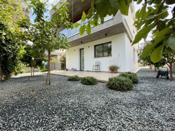 Detached Villa For Sale  in  Chlorakas