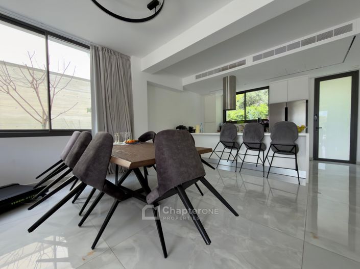 Image No.3-4 Bed Villa for sale