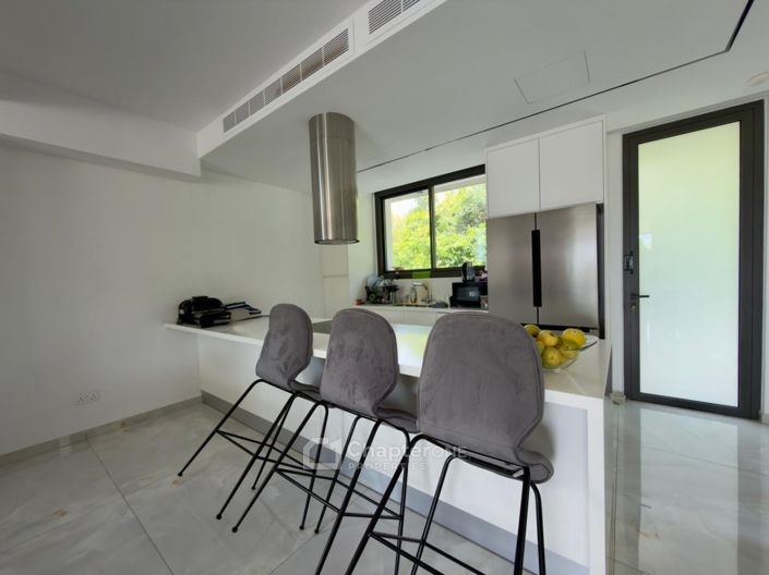 Image No.4-4 Bed Villa for sale