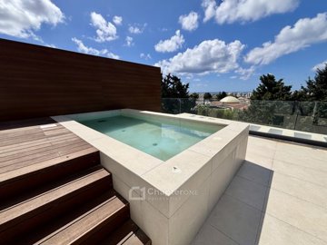 Penthouse For Sale  in  Kato Paphos - Universal