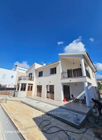 Image No.2-4 Bed Villa for sale