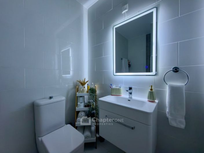 Image No.18-2 Bed Townhouse for sale