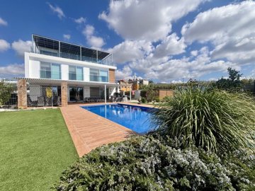 Detached Villa For Sale  in  Peyia - Coral Bay