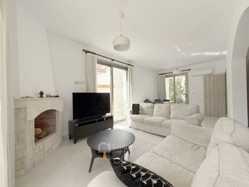 Detached Villa For Sale  in  Kato Paphos - Universal