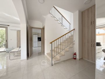 Detached Villa For Sale  in  Kato Paphos - Universal