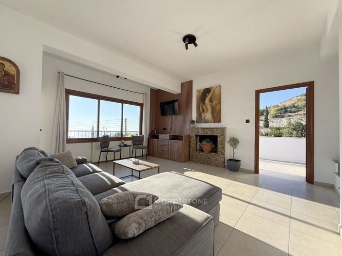Image No.2-4 Bed Villa for sale