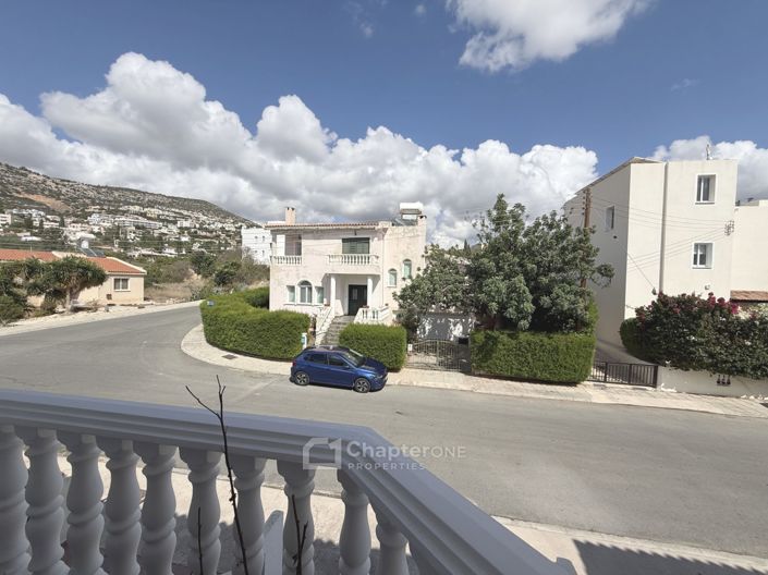 Image No.13-2 Bed Townhouse for sale
