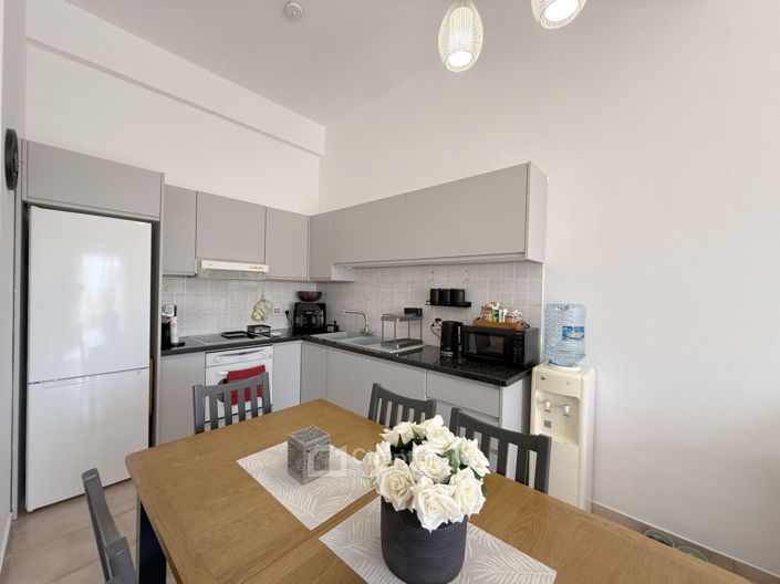 Image No.6-2 Bed Townhouse for sale