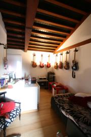 guitar-room-