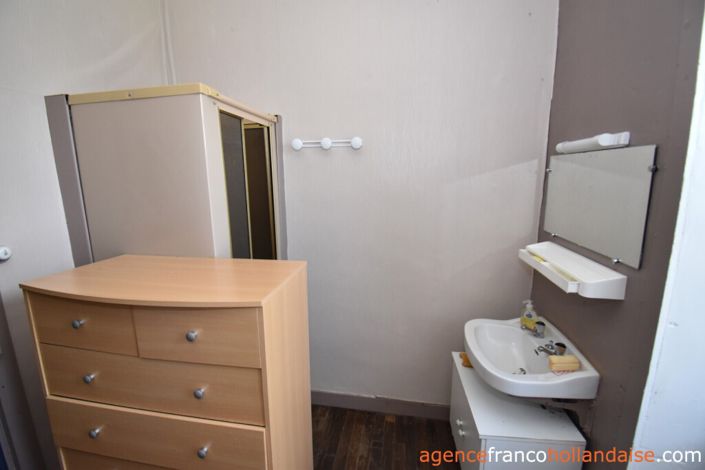 Image No.9-2 Bed House for sale