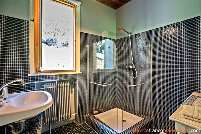 Image No.19-5 Bed House for sale