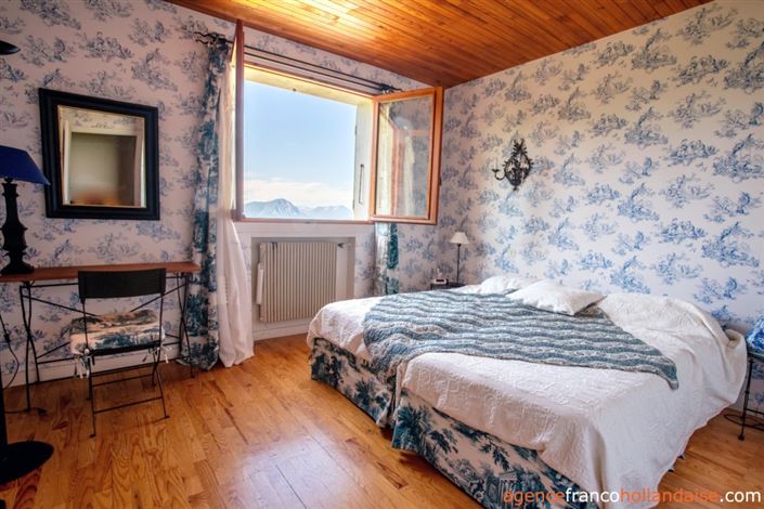 Image No.20-5 Bed House for sale