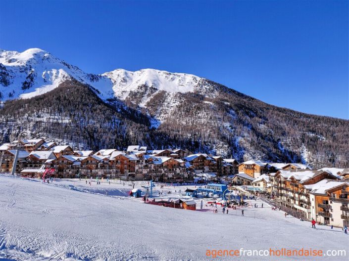 Image No.35-5 Bed House for sale