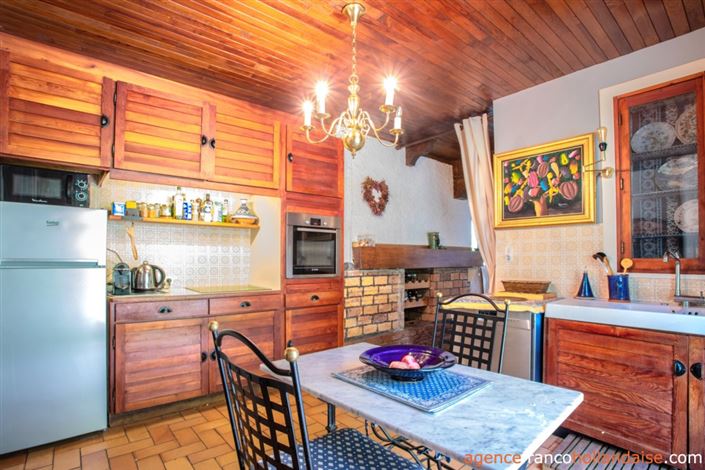 Image No.9-5 Bed House for sale