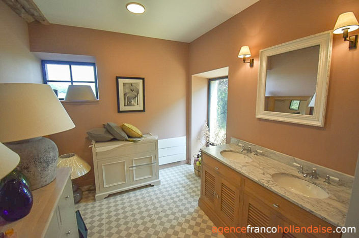 Image No.40-5 Bed House for sale