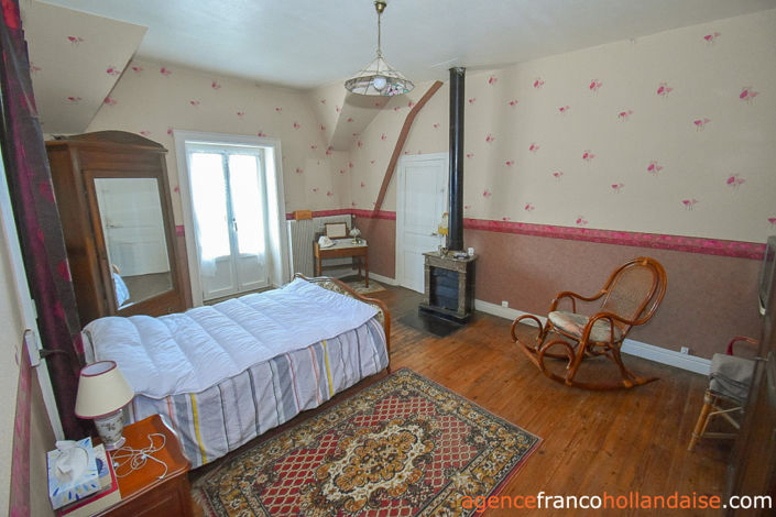 Image No.13-6 Bed House for sale