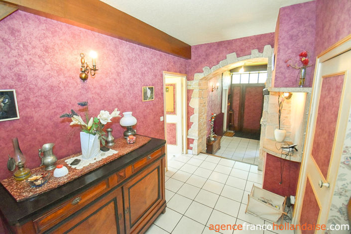 Image No.9-6 Bed House for sale
