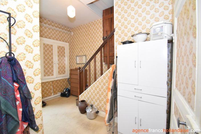 Image No.10-2 Bed House for sale