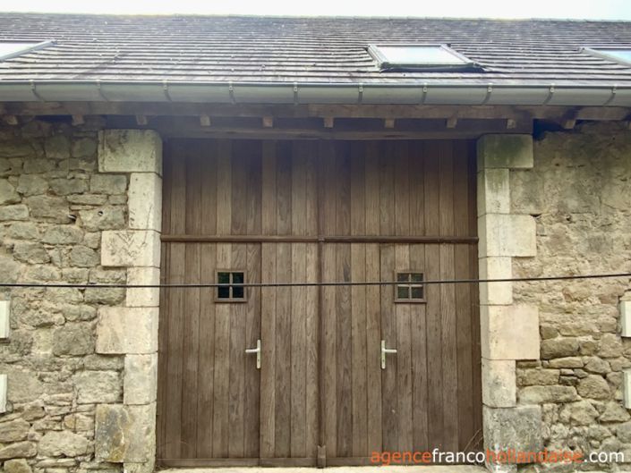 Image No.5-15 Bed House for sale