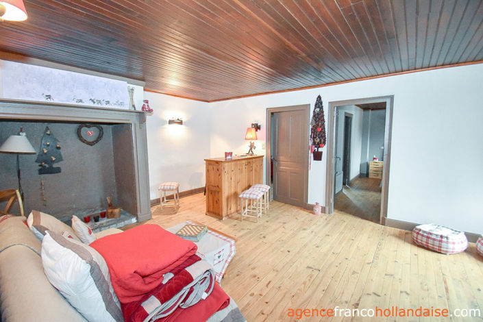 Image No.60-8 Bed House for sale