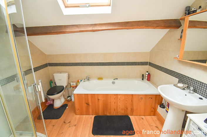 Image No.25-4 Bed House for sale