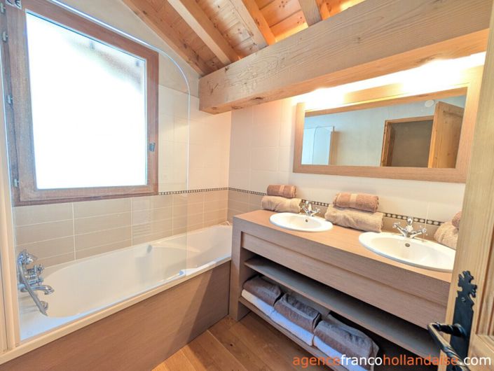 Image No.25-5 Bed House for sale