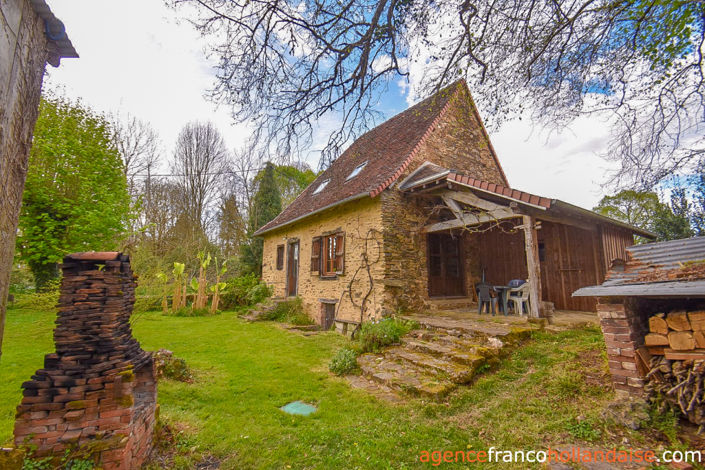 Benayes, House