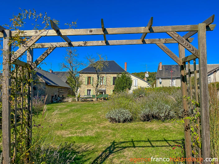 Image No.1-3 Bed House for sale