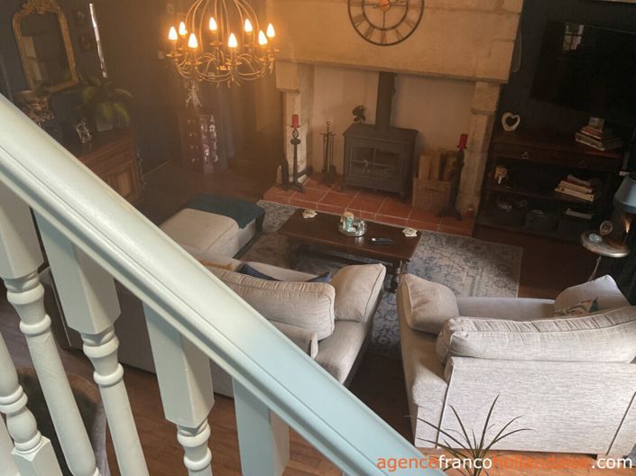 Image No.18-6 Bed House for sale