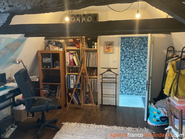 Image No.20-6 Bed House for sale