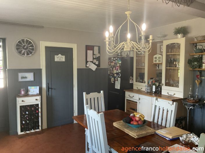 Image No.8-6 Bed House for sale