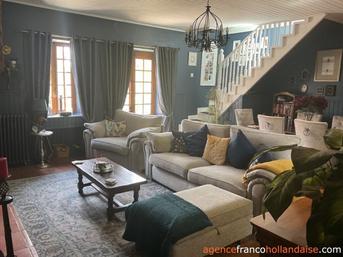 Image No.10-6 Bed House for sale