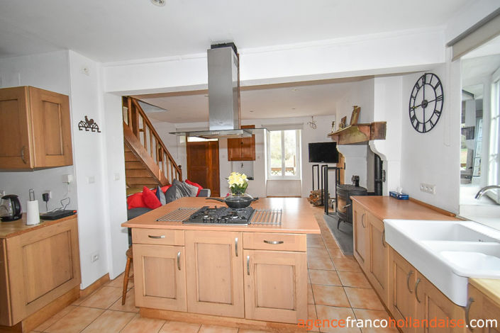 Image No.6-3 Bed House for sale