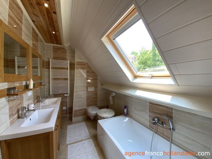 Image No.21-3 Bed House for sale