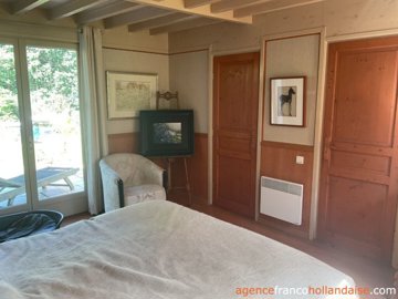 gelegen-in-een-parktuin-en-met-zwembad-16larg