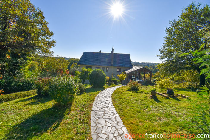 Image No.1-4 Bed House for sale