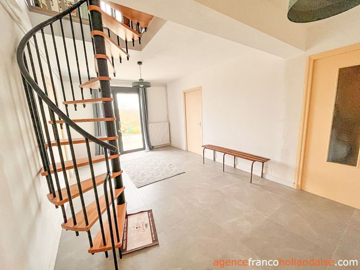 Image No.23-4 Bed House for sale